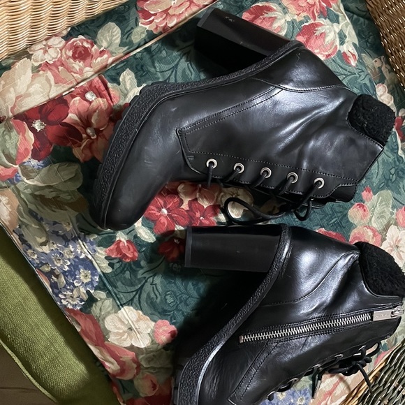 New without tags, Michael Kors booties size 10 - Picture 4 of 8